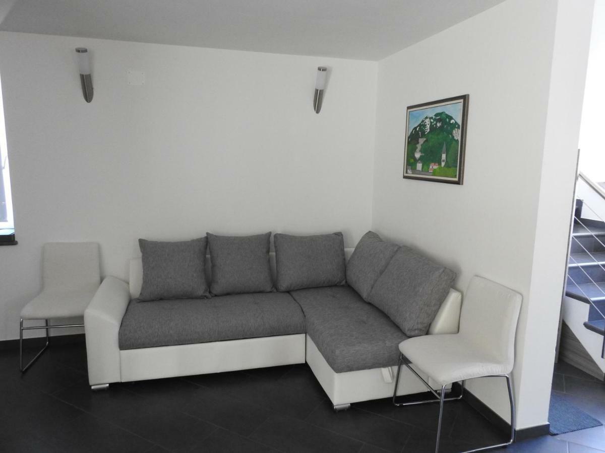 Pocitniska Hisa Guest House Dobravlje Екстериор снимка