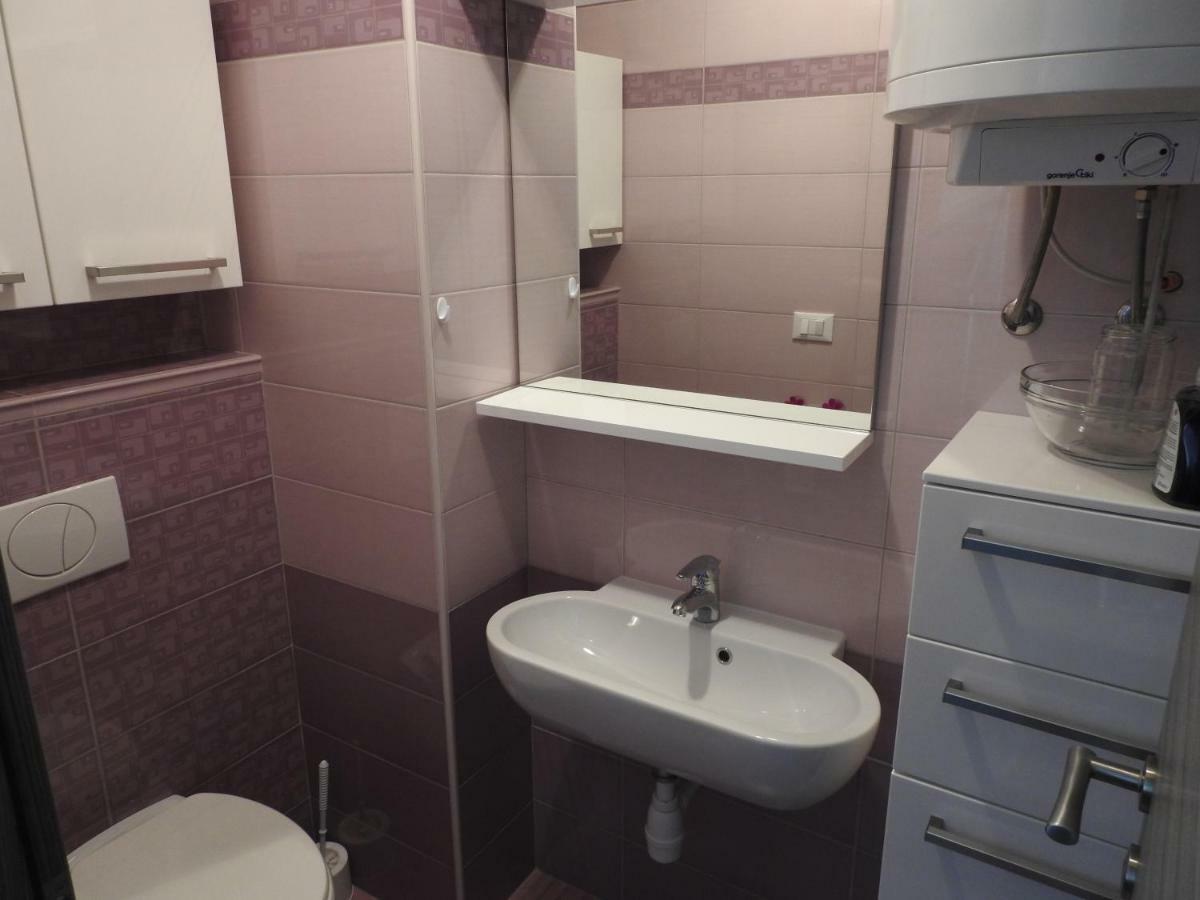 Pocitniska Hisa Guest House Dobravlje Екстериор снимка